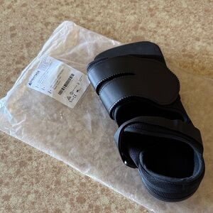 NWT Advantage Medical Post-Op Surgical Shoe